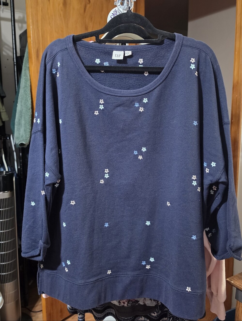 GAP Women's Navy Floral Embroidered Sweatshirt